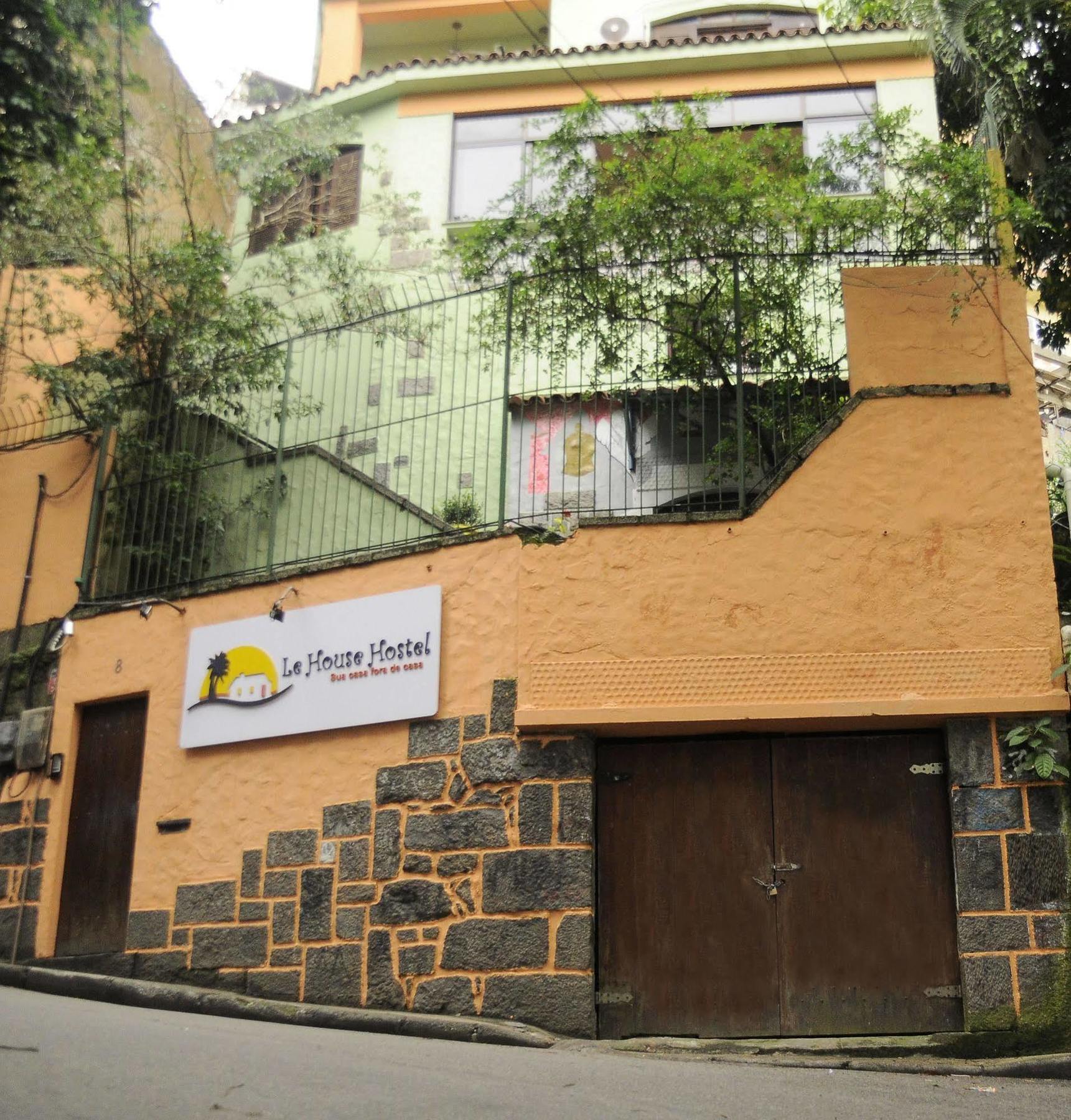 Le House Albergue *